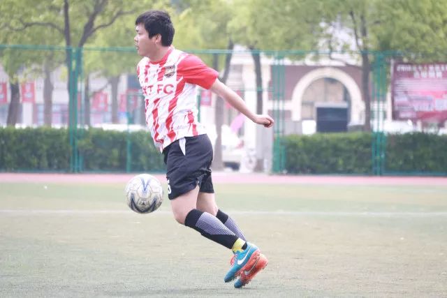 孙铭徽21+15广厦负同曦 原帅30分山西胜四川